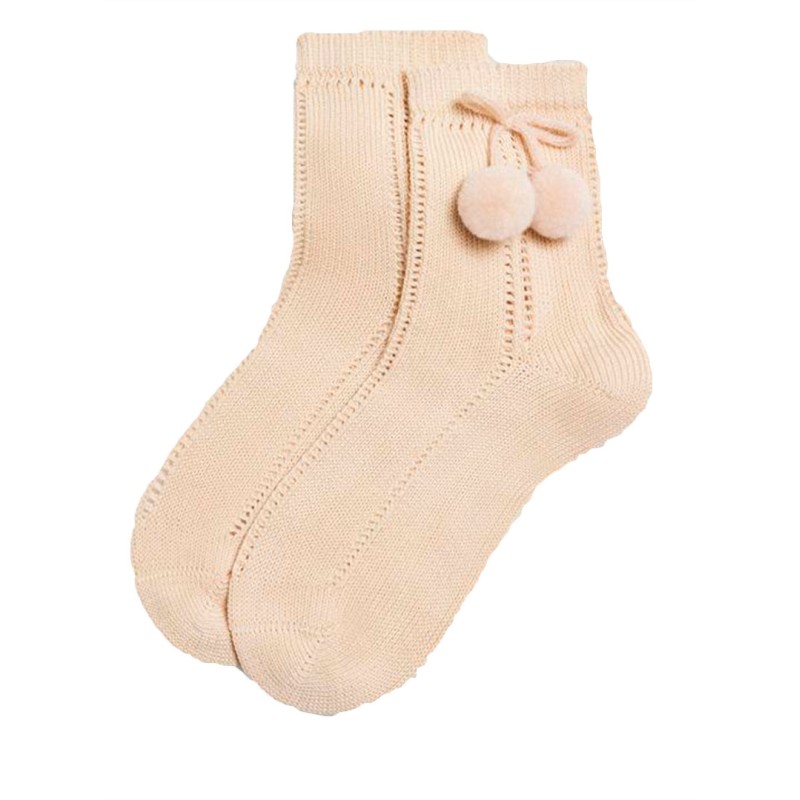 CALCETIN CALADO YSABEL MORA